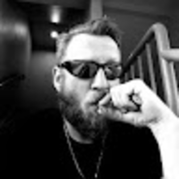 Meet your Posher, Loren - Picture 1 of 1